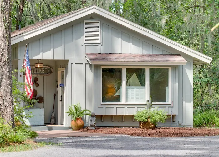 Nantucket Hide-Away Cottage On Saint Marys River!