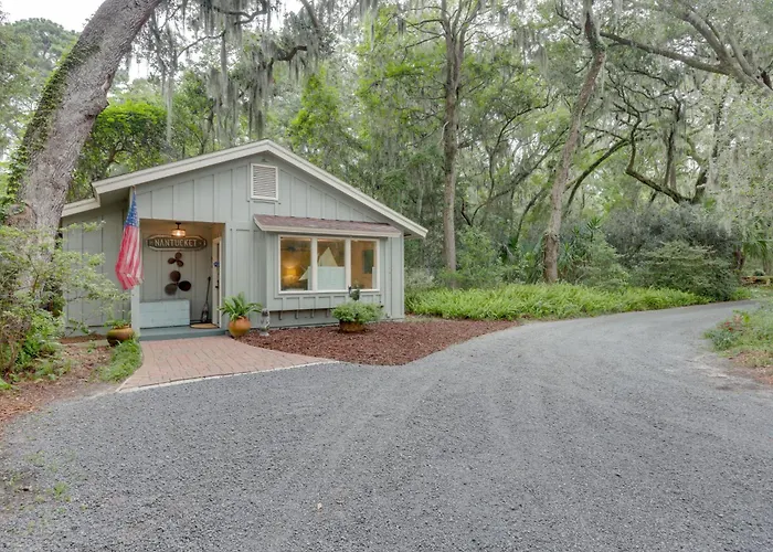 Nantucket Hide-Away Cottage On Saint Marys River!